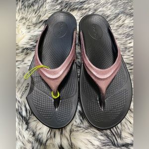 Oofos women’s flip flop